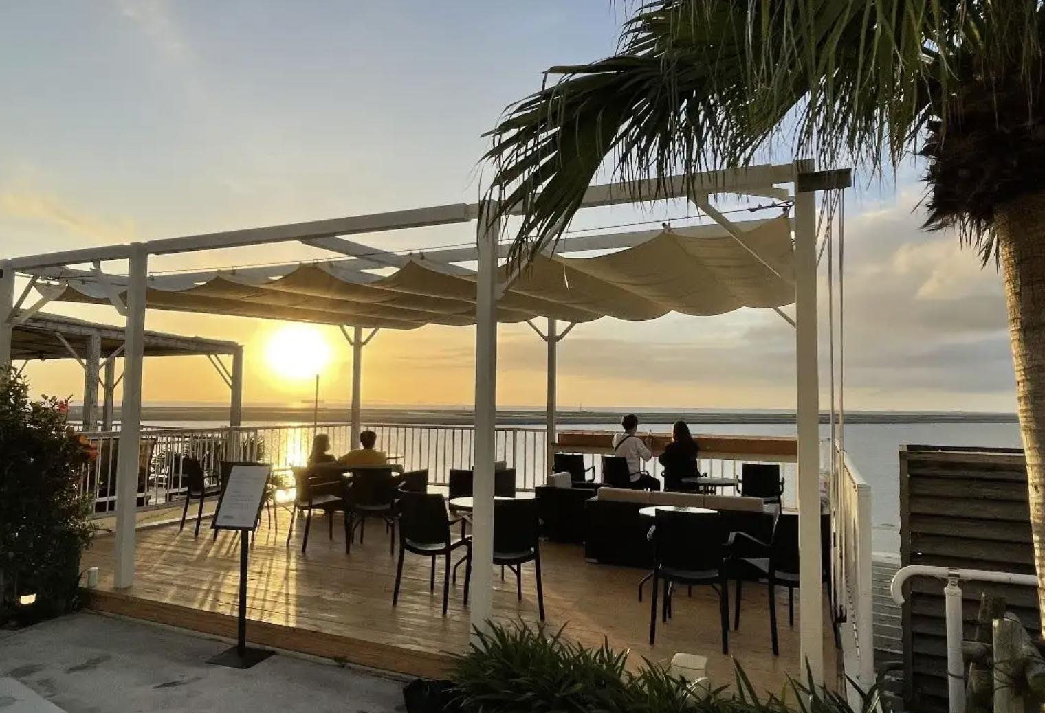 Cafe Bar SEE THE SEA